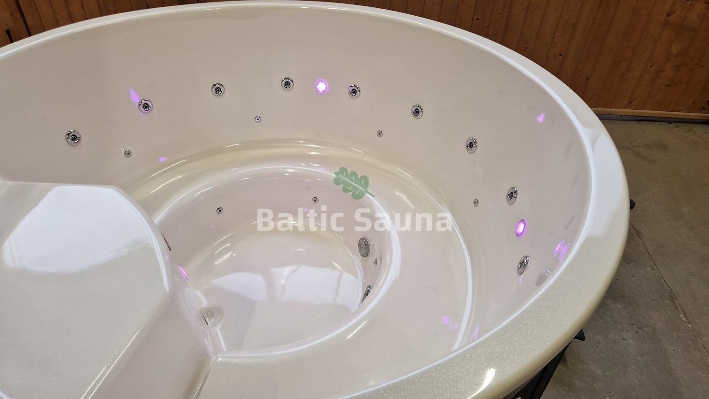 Hot Tub - Integrated heater